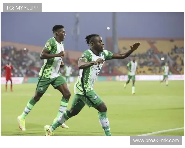 安哥拉队非洲杯强势突围，展现黑马本色