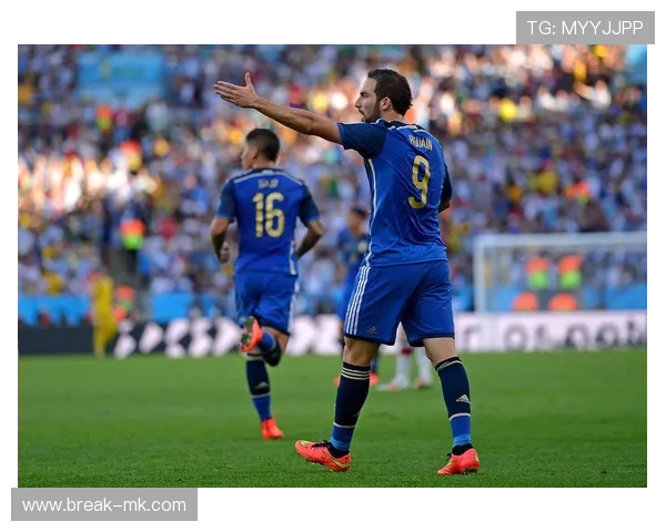 荷甲联赛激战正酣，多支球队争夺关键积分